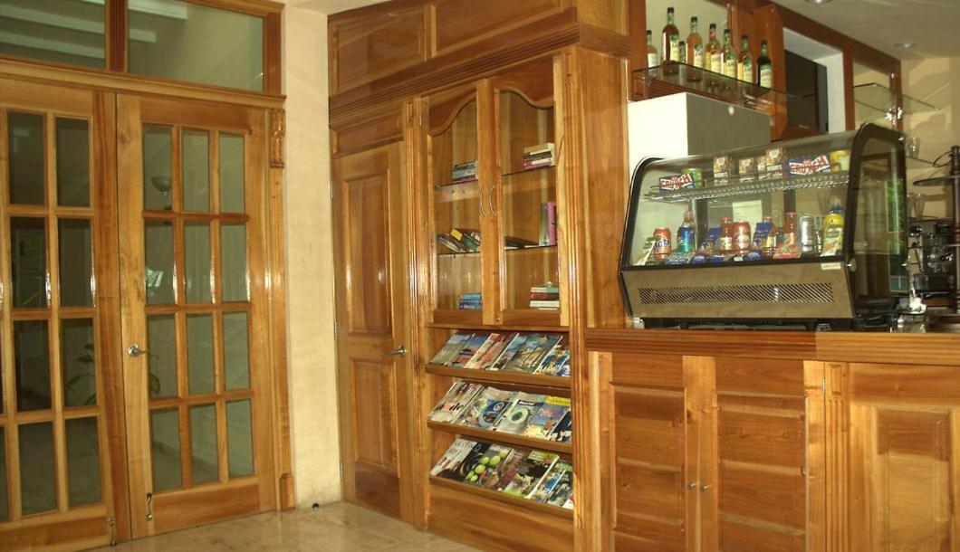 Cancun International Suites Экстерьер фото